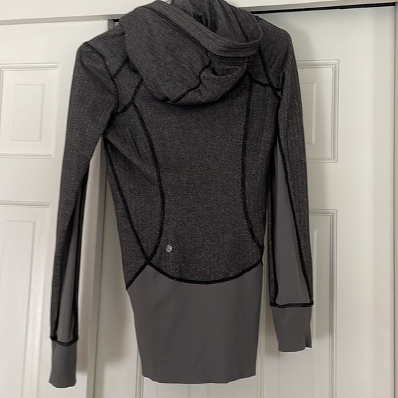 Lulu lemon zip up jacket - Picture 4 of 4